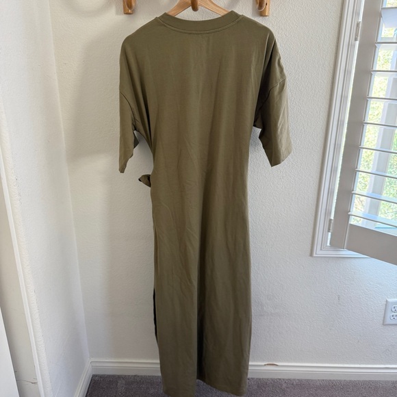 Modern Citizen NOA organic cotton t-shirt wrap olive khaki midi dress tie detail - Picture 7 of 9